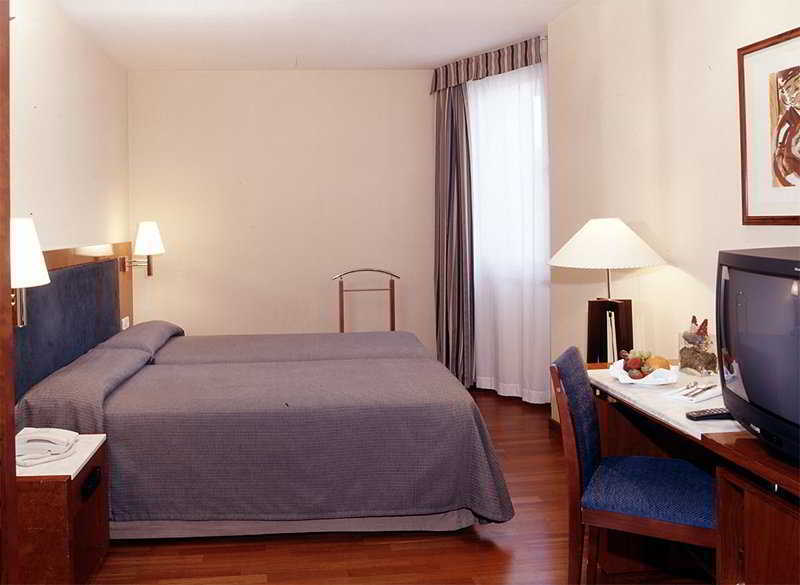 Hotel Pedralbes Barcelona Luaran gambar