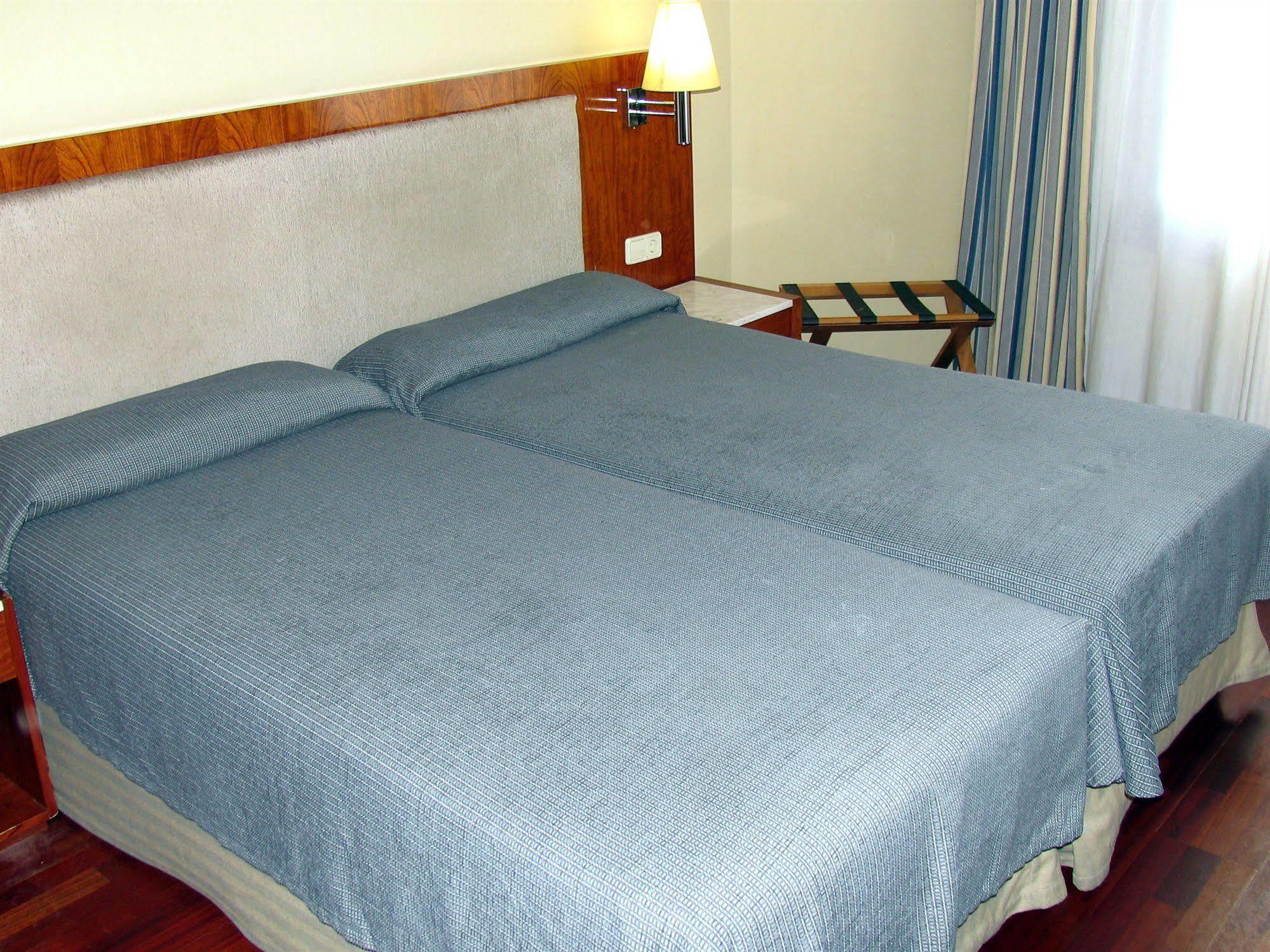 Hotel Pedralbes Barcelona Luaran gambar