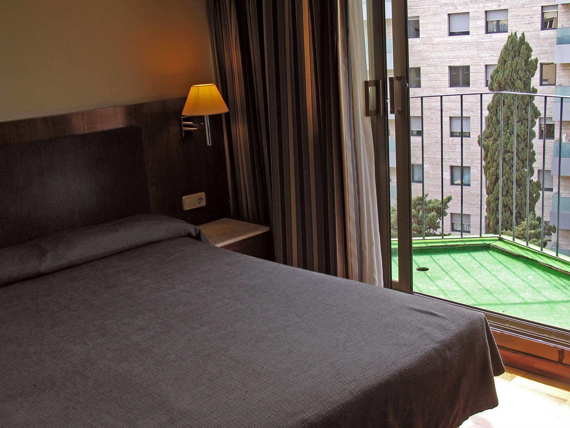 Hotel Pedralbes Barcelona Luaran gambar