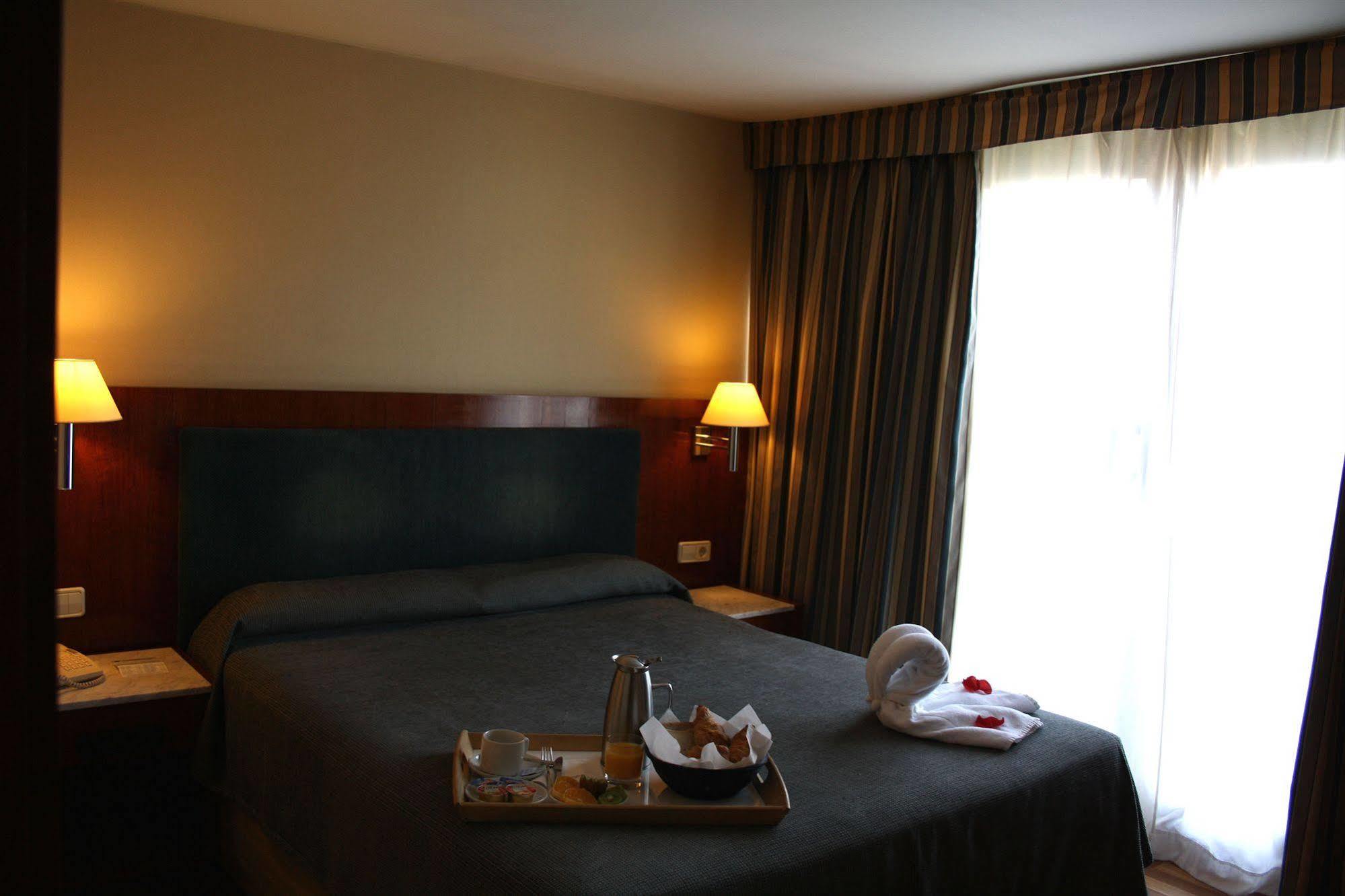 Hotel Pedralbes Barcelona Luaran gambar