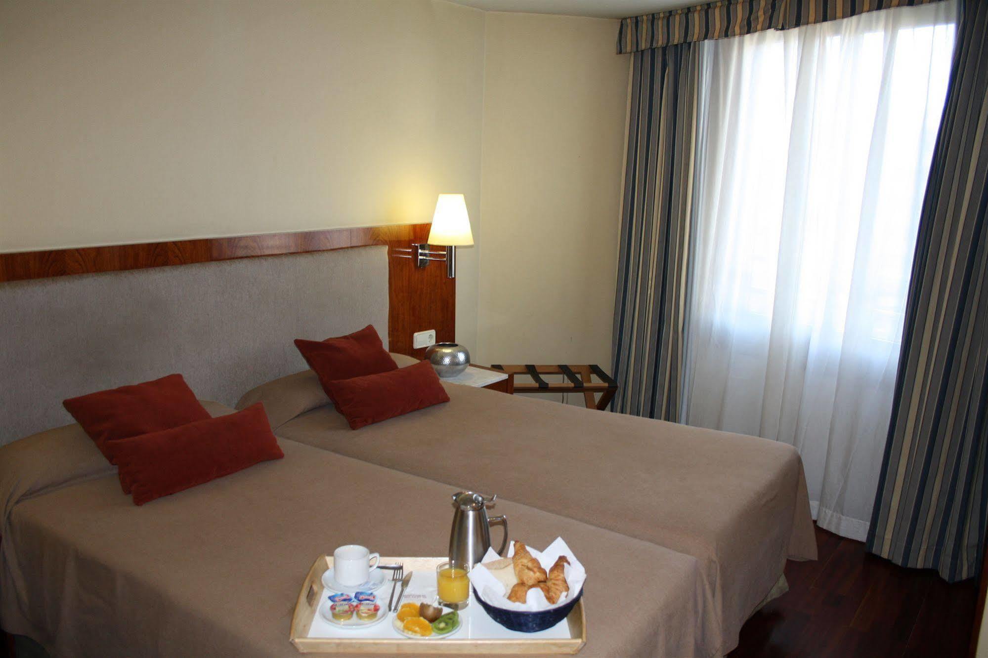 Hotel Pedralbes Barcelona Luaran gambar