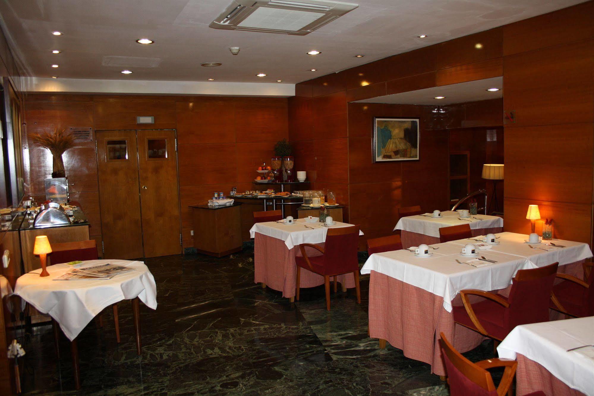 Hotel Pedralbes Barcelona Restoran gambar